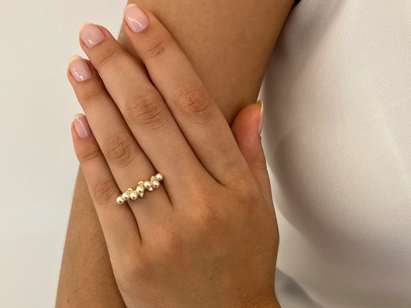 Anel Dourado Pérola e Pedras de Zircônia